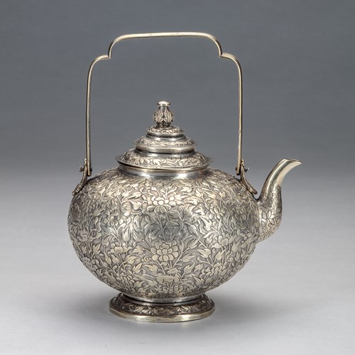 Silver Teapot (kar nam ton) or Water-Pot (kanam)
